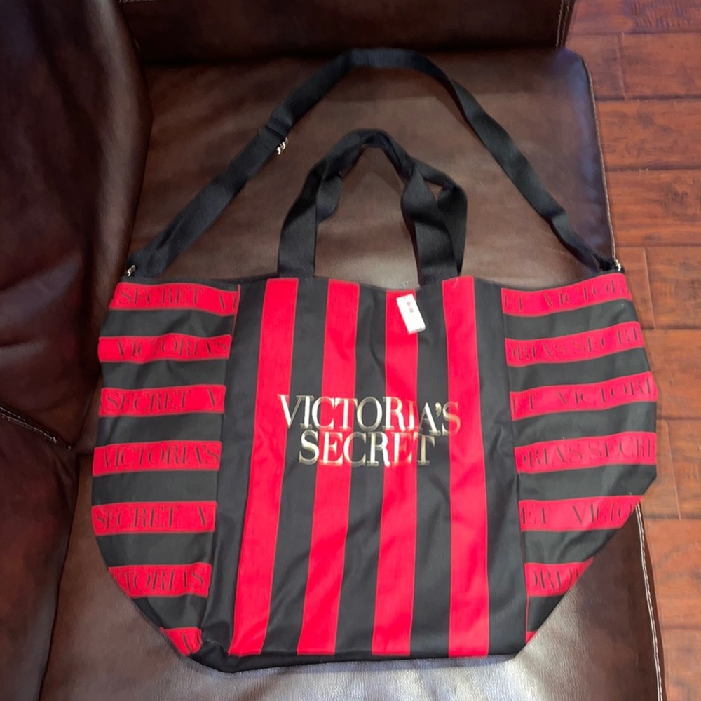 NWT Victoria’s Secret Bag❤️